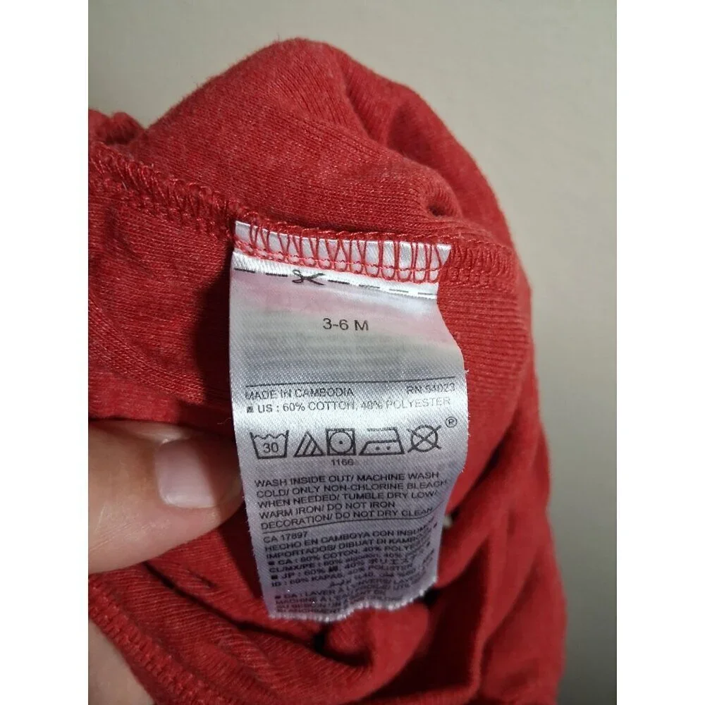 Old Navy Bodysuit Attitude Mom Made Me Awesome Red Unisex Size 3-6 Months